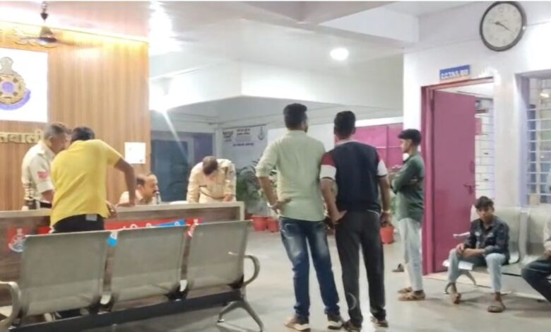 युवती से छेड़छाड़ का आरोप, ठेकेदार गिरफ्तार