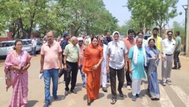 धमतरी में अतिक्रमण हटाने पर विवाद ग्रामीणों ने वन विभाग के खिलाफ खोला मोर्चा धमतरी में अतिक्रमण हटाने पर विवाद ग्रामीणों ने वन विभाग के खिलाफ खोला मोर्चा