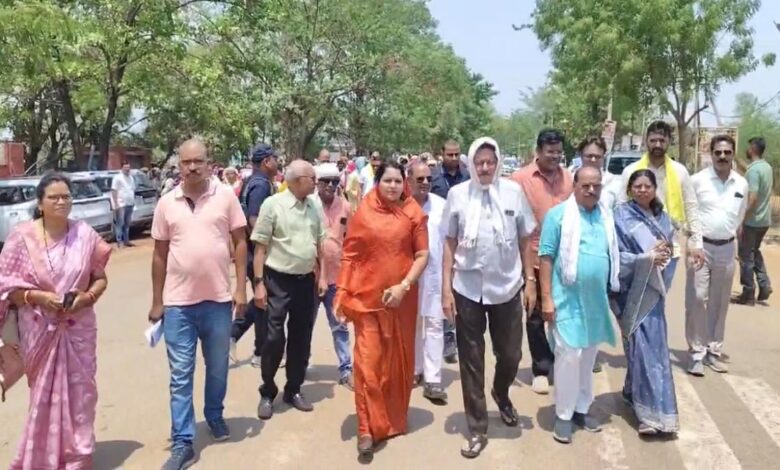 धमतरी में अतिक्रमण हटाने पर विवाद ग्रामीणों ने वन विभाग के खिलाफ खोला मोर्चा