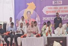 सूरजपुर दौरे पर सीएम साय, तेंदूपत्ता संग्राहकों से मिलकर सुनी समस्याएं