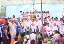 सूरजपुर के विश्रामपुर थाने के सामने पीसीसी अध्यक्ष बैज आमरण अनशन पर बैठे
