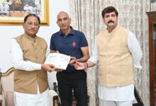 सीएम से छत्तीसगढ़ क्रिकेट टीम के कोच अमय खुरासिया ने की मुलाकात