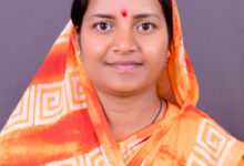 हाथी के हमले में जान गंवाने वाले ग्रामीणों के परिजनों को मंत्री राजवाड़े की पहल पर त्वरित राहत हाथी के हमले में जान गंवाने वाले ग्रामीणों के परिजनों को मंत्री राजवाड़े की पहल पर त्वरित राहत