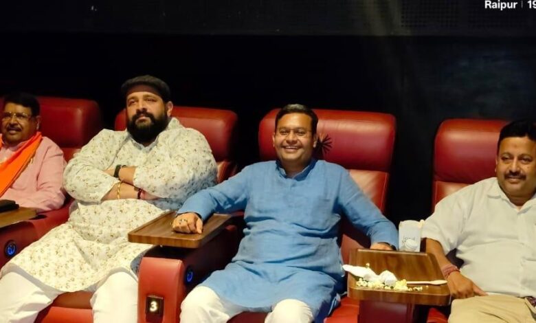 संघ की भूमिका और वैचारिक विमर्श पर आधारित चर्चित फ़िल्म “आख़िरी सवाल” की विशेष स्क्रीनिंग