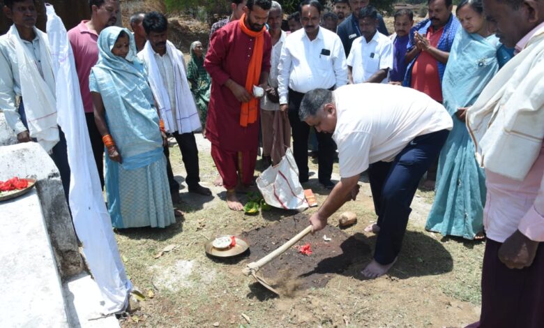 मंत्री राजेश अग्रवाल ने किया शिव मंदिर जीर्णोद्धार और संत कबीर मंदिर निर्माण का भूमिपूजन