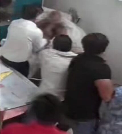 सीएमओ ऑफिस बना अखाडा, एकाउंटेंट की पिटाई