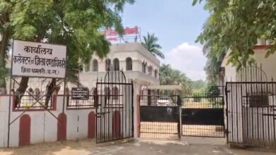 सीमांकन कार्य में लापरवाही पर आरआई निलंबित
