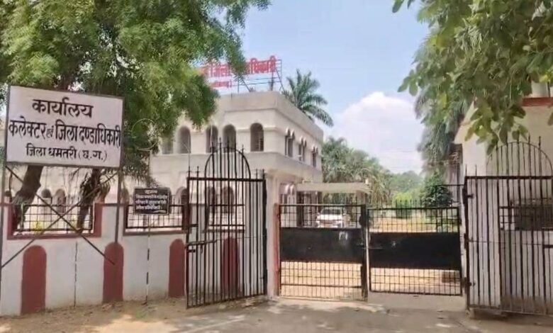 सीमांकन कार्य में लापरवाही पर आरआई निलंबित