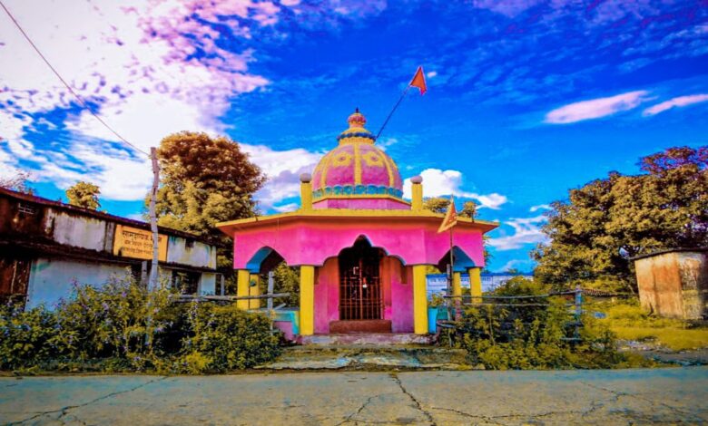 बेटे की मौत, सदमे में पिता ने मंदिर के सामने काटी जीभ