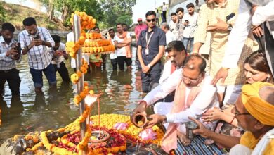 सीएम साय ने जलेश्वर महादेव में जलाभिषेक कर प्रदेशवासियों के सुख शांति व समृद्धि की कामना की