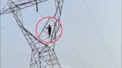 पत्नी के मायके जाने से नाराज पति चढ़ा हाईटेंशन टावर पर