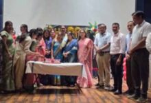 तहसीलदार पर पेशा कानून के उल्लंघन का आरोप लगाकर ग्रामीणाें ने एसडीएम को सौंपा ज्ञापन