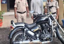 रायल इनफील्ड बुलेट चोरी करने वाला गिरफ्तार रायल इनफील्ड बुलेट चोरी करने वाला गिरफ्तार