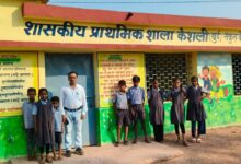 जिला शिक्षा अधिकारी ने किया स्कूलों का औचक निरीक्षण,समय से पहले कई स्कूल मिले बंद, शिक्षकों का कटेगा एक दिन का वेतन