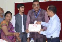 कलेक्टर डॉ. गौरव सिंह ने किया पाण्डुलिपि संरक्षकों एवं सर्वेयरों का सम्मान