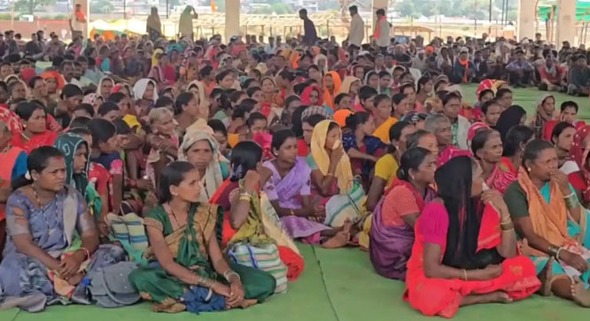 नारायणपुर में धर्मांतरण गतिविधियों को लेकर जनजाति समाज ने किया प्रदर्शन