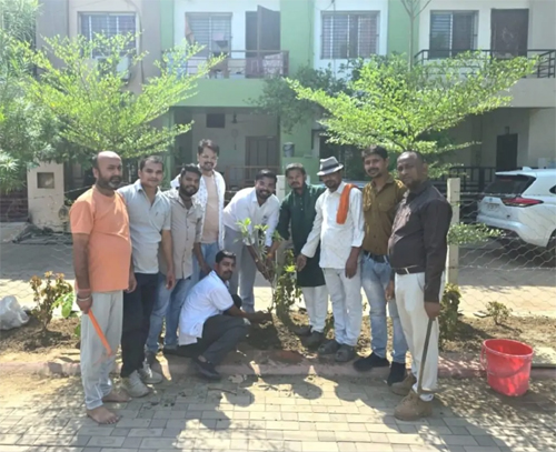 साहू समाज प्रदेश अध्यक्ष के आह्वान पर आई.टी. सेल प्रकोष्ठ के पदाधिकारियों ने किया वृक्षारोपण