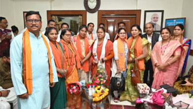 राष्ट्रीय पिछड़ा वर्ग आयोग अध्यक्ष साध्वी ने पिछड़ा वर्ग समाजों के प्रतिनिधियों से की मुलाकात, जानी समस्याएं राष्ट्रीय पिछड़ा वर्ग आयोग अध्यक्ष साध्वी ने पिछड़ा वर्ग समाजों के प्रतिनिधियों से की मुलाकात, जानी समस्याएं