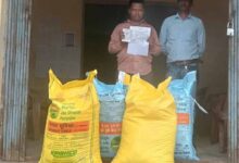 मुख्यमंत्री हेल्पलाइन 1076 पर की शिकायत, 24 घंटे में किसान अजय को मिला खाद