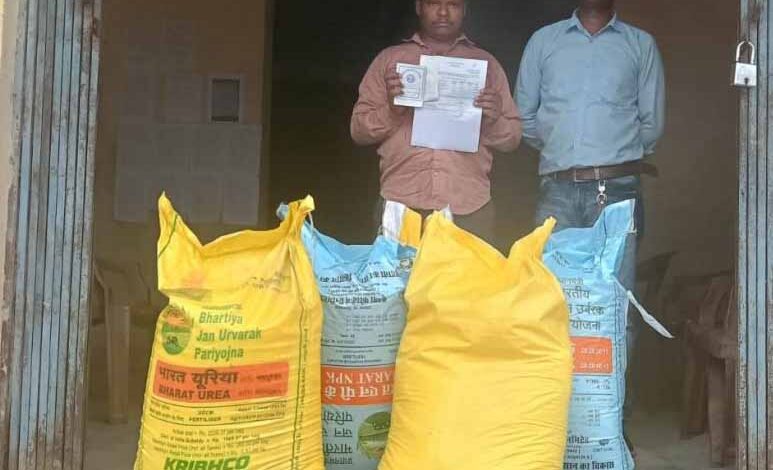 मुख्यमंत्री हेल्पलाइन 1076 पर की शिकायत, 24 घंटे में किसान अजय को मिला खाद मुख्यमंत्री हेल्पलाइन 1076 पर की शिकायत, 24 घंटे में किसान अजय को मिला खाद