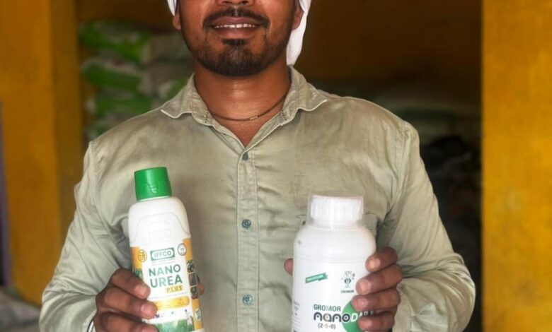 नैनो उर्वरकों ने बदली किसान टीकाराम की खेती की तस्वीर नैनो उर्वरकों ने बदली किसान टीकाराम की खेती की तस्वीर