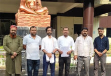 बैकुंठपुर शहर सहित जिले भर में बिजली व्यवस्था सहित सड़क सुरक्षा को लेकर शहरवासियों ने कलेक्टर को सौंपा ज्ञापन