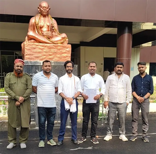बैकुंठपुर शहर सहित जिले भर में बिजली व्यवस्था सहित सड़क सुरक्षा को लेकर शहरवासियों ने कलेक्टर को सौंपा ज्ञापन