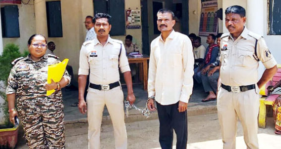 10 हजार का इनामी फरार दुष्कर्म का आरोपी गिरफ्तार