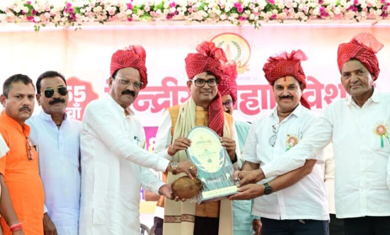 वित्त मंत्री चौधरी ग्राम छाती में चंद्रनाहू (चंद्राकर) कुर्मी-क्षत्रिय समाज के कार्यक्रम में हुए शामिल वित्त मंत्री चौधरी ग्राम छाती में चंद्रनाहू (चंद्राकर) कुर्मी-क्षत्रिय समाज के कार्यक्रम में हुए शामिल