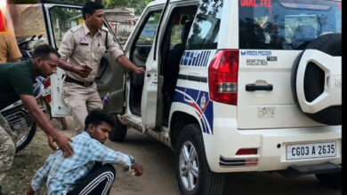 112 बनी मदद से सड़क हादसे मे घायल दाे युवकों को पहुंचाया अस्पताल
