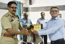 आत्मसमर्पित नक्सलियों की हुई रिवर्सल नसबंदी, रायपुर के डॉ. प्रशांत भागवत पहुंचे महाराजी अस्पताल जगदलपुर