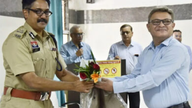 आत्मसमर्पित नक्सलियों की हुई रिवर्सल नसबंदी, रायपुर के डॉ. प्रशांत भागवत पहुंचे महाराजी अस्पताल जगदलपुर