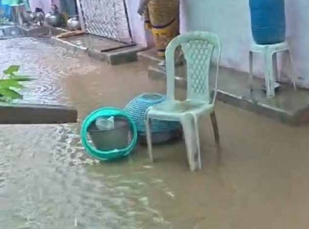 पहली ही बारिश में जलभराव से नगर पंचायत भोपालपट्टनम में जनजीवन प्रभावित 