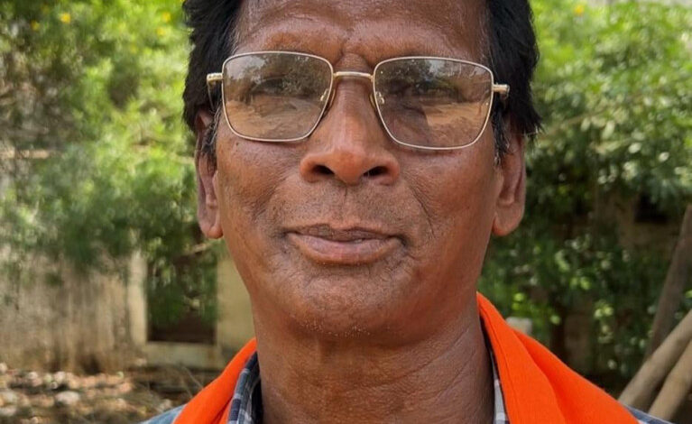 खुशहाली की नई पौध- समय पर खाद-बीज मिलने से दंडवन के किसान रुद्रेश्वर के हौसलों को लगी नई उड़ान खुशहाली की नई पौध- समय पर खाद-बीज मिलने से दंडवन के किसान रुद्रेश्वर के हौसलों को लगी नई उड़ान