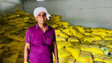 किसान अवध राम बोले बिना परेशानी मिला खाद, नैनो उर्वरकों की जानकारी से खेती में होगा लाभ