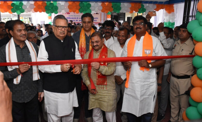 राजनांदगांव जिला चिकित्सालय प्रदेश में उत्कृष्ट स्वास्थ्य सुविधाएं उपलब्ध कराने की दिशा में अग्रणी – डॉ. सिंह