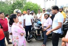 स्कूटी से शहर का निरीक्षण करने निकले उप मुख्यमंत्री साव