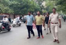 जो कल तक दिखाता था रौब, पुलिस की दबिश पड़ते ही निकली हेकड़ी, बंधक बनाकर मारपीट और लूटकांड में दो गिरफ्तार