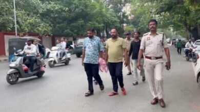 जो कल तक दिखाता था रौब, पुलिस की दबिश पड़ते ही निकली हेकड़ी, बंधक बनाकर मारपीट और लूटकांड में दो गिरफ्तार