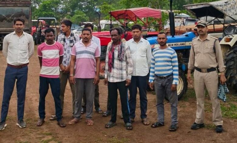 सारंगढ़-बिलाईगढ़ में खनिज माफियाओं पर बड़ा प्रहार, कलेक्टर के निर्देश पर 8 क्रेशर और 1 माइंस सील, 10 गाड़ियां जब्त