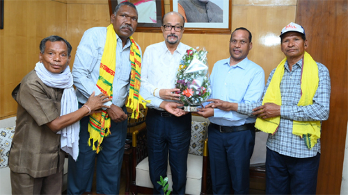 राज्यपाल डेका से अभा गोंड़वाना गोंड़ महासभा के पदाधिकारियों ने की सौजन्य भेंट