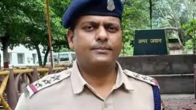 गिरफ्तारी वारंट की तामिली में लापरवाही, थाना प्रभारी बैस निलंबित गिरफ्तारी वारंट की तामिली में लापरवाही, थाना प्रभारी बैस निलंबित