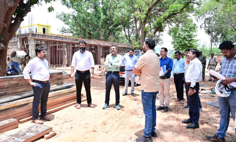 प्रभारी सचिव आनंद ने निर्माणाधीन नालंदा परिसर का किया निरीक्षण प्रभारी सचिव आनंद ने निर्माणाधीन नालंदा परिसर का किया निरीक्षण