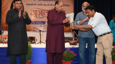महात्मा गांधी कला मंदिर में एक शाम बशीर बद्र के नाम गज़ल संध्या का लुफ्त उठाया श्रोताओं ने महात्मा गांधी कला मंदिर में एक शाम बशीर बद्र के नाम गज़ल संध्या का लुफ्त उठाया श्रोताओं ने