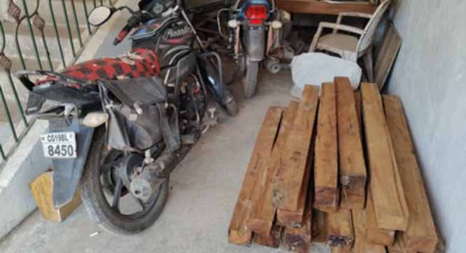24 नग अवैध चिरान के साथ दाे आरोपी गिरफ्तार 24 नग अवैध चिरान के साथ दाे आरोपी गिरफ्तार
