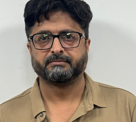 जीएसटी इंटेलिजेंस की टीम ने ओम किरण इस्पात उद्योग के पार्टनर हरीश को किया गिरफ्तार जीएसटी इंटेलिजेंस की टीम ने ओम किरण इस्पात उद्योग के पार्टनर हरीश को किया गिरफ्तार