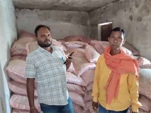 जशपुर में किसानों को खाद-बीज की पर्याप्त उपलब्धता, प्रशासन की कड़ी निगरानी से कालाबाजारी पर रोक