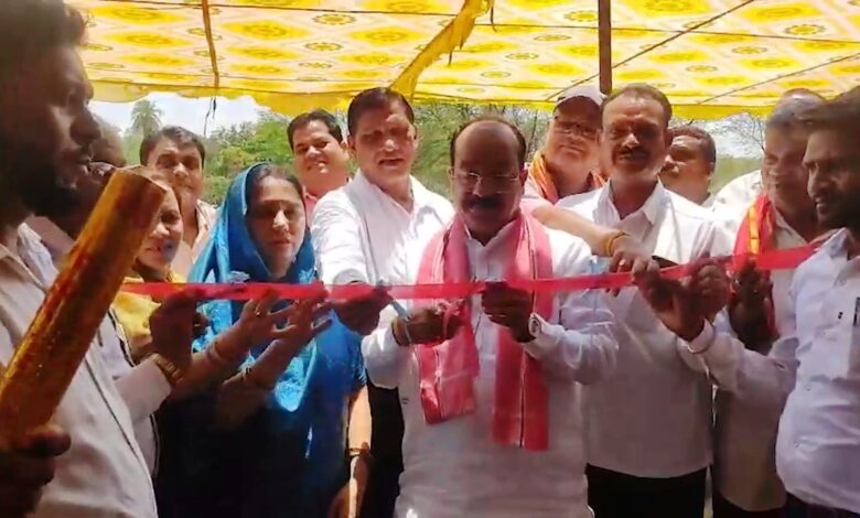 उप मुख्यमंत्री साव ने व्यावसायिक परिसर का किया लोकार्पण उप मुख्यमंत्री साव ने व्यावसायिक परिसर का किया लोकार्पण