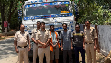 बिना अभिवहन पास चूना पत्थर गिट्टी से भरे 3 ट्रेलर जब्त बिना अभिवहन पास चूना पत्थर गिट्टी से भरे 3 ट्रेलर जब्त