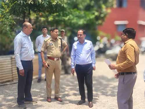 नीट 21 जून: जिले के केंद्रों की बारीकी से जांच कर रहे कलेक्टर नीट 21 जून: जिले के केंद्रों की बारीकी से जांच कर रहे कलेक्टर